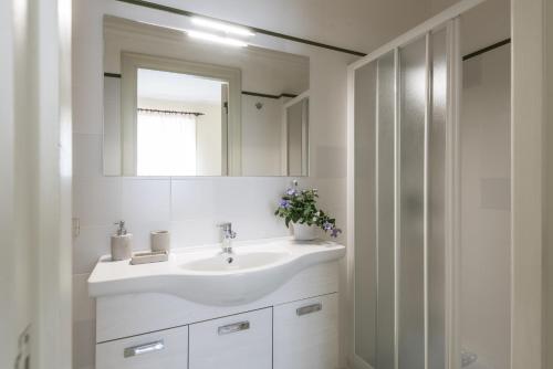 Suite della villa - image 2