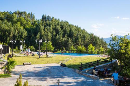 Hotel Leshten - image 11