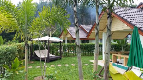 Garden, Thai Break Resort in Na Yong