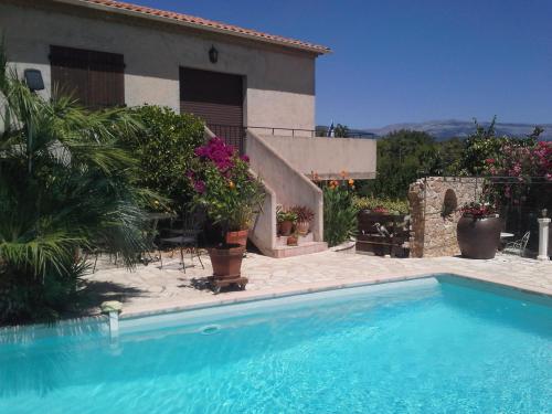 Le Gîte du Petit Puits gîte à louer Montauroux