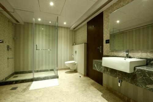 Centrum Hotel by Brijwasi, Mathura (Foto 8)