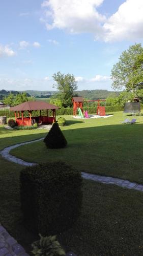 สวน, Penzion Obora in โอโบรา