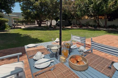 Vista exterior, Cliff Cottage Guesthouse in Hermanus