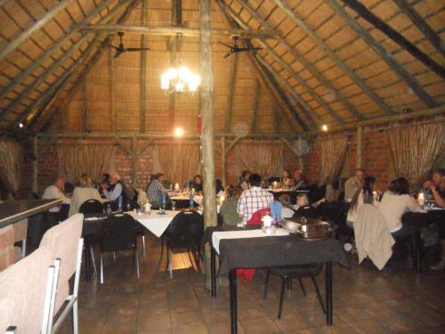 Restoran, Pondoki Rest Camp in Grootfontein