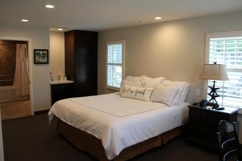 Franciscan Inn & Suites - main image