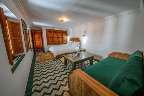 room detail thumbnail 1