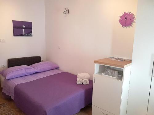 Room Ivana with private bathroom - Center of Split, Split (photo 9)