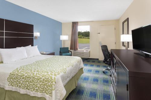 Days Inn by Wyndham Newberry South Carolina - image 7