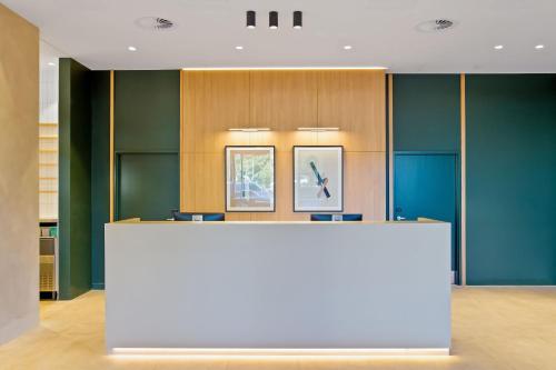 Mantra Hotel at Sydney Airport - main image