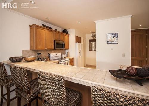 ห้องครัว, Ocean View Condo in Los Suenos in เฮอร์ราดูร่า