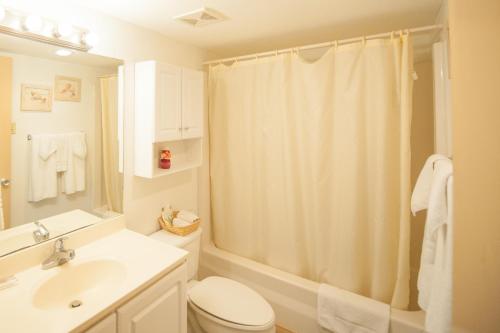 Two-Bedroom Condo image 9