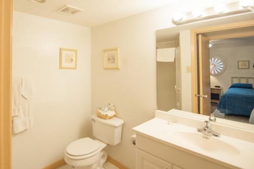 Two-Bedroom Condo image 4