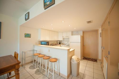 Two-Bedroom Condo image 3