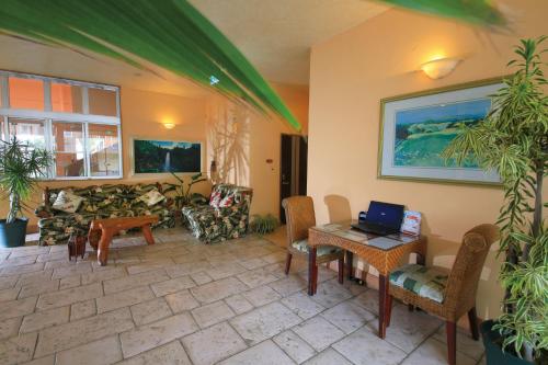 Lobby, Seaside Hotel The Beach in Chatan