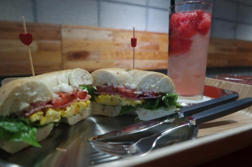 Food and beverages, Hannah Guesthouse in Aewol