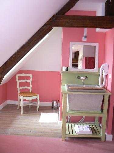 2 bedrooms, 4 beds