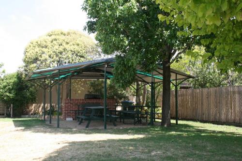 Facilities, Rosebud Beach Unit 200 mt to Beach Late checkout near McLarens Dam