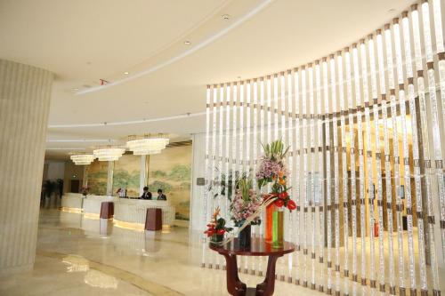 Jingling Shihu Garden Hotel 