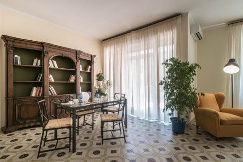 Suite della villa - image 11