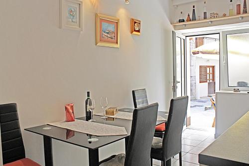  Apartment Tomislav in Zaostrog