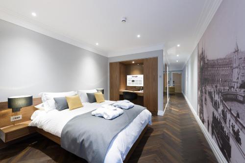 Claremont Hotel in Douglas