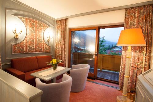 room detail thumbnail 1