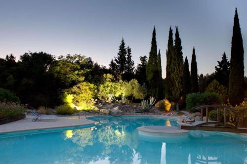 La Villa Vicha, The Originals Relais - Hotel - Aubais