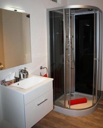 Gast und Weinhof Beim Schneemann - image 14