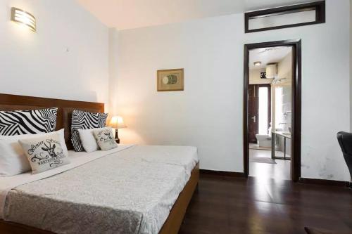 Deluxe Double Room image 4