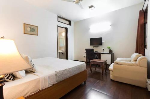 Deluxe Double Room image 5
