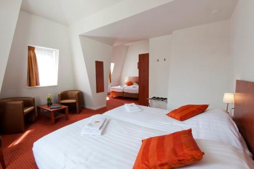 Ambassador City Centre Hotel Room Type - Comfort Family Room