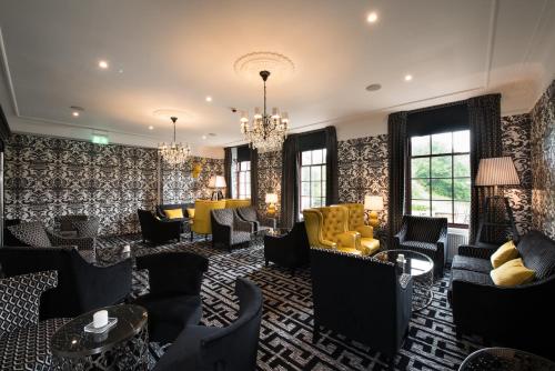 Pub/Lounge, Gleddoch Golf & Spa Resort in Langbank