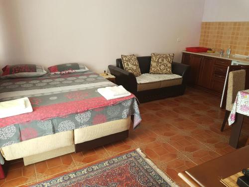 One-Bedroom Apartment room in Apartments Nensy