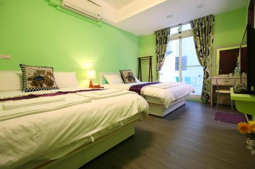Xincheng Old Street B&B near Xincheng Train Station