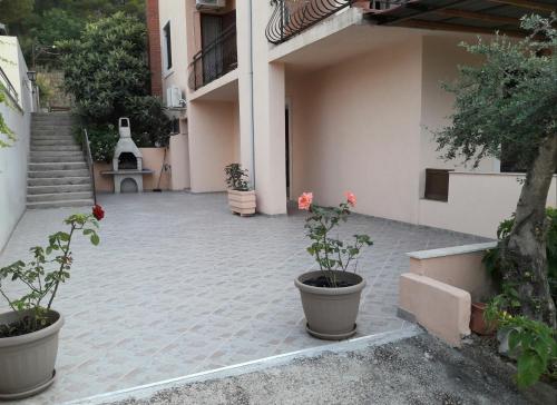  Apartments Antonio in Stari Grad