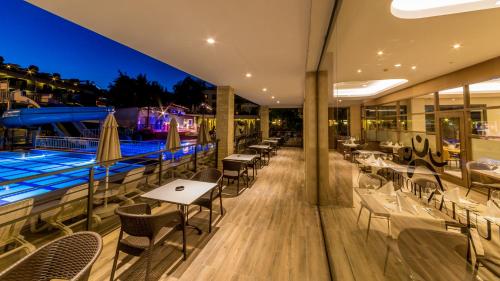 Julian Club Hotel - image 10