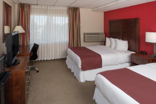 Queen Room with Two Queen Beds - Non-Smoking
