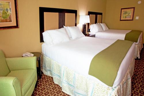 Photo - Holiday Inn Express Hotel & Suites Chaffee - Jacksonville West, an IHG Hotel