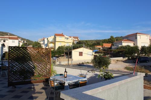 Studio with Terrace and Sea View 2