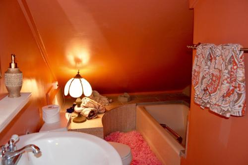 Manoa Valley Inn - image 6