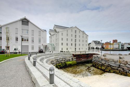 Thon Hotel Kristiansund - image 5
