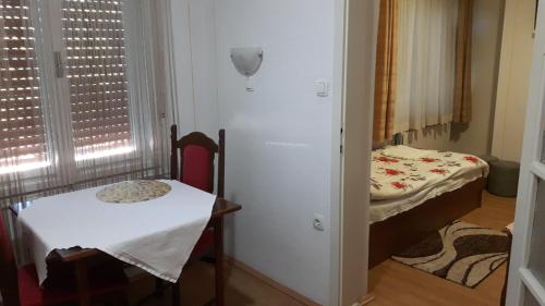 RESTORAN PRENOĆIŠTE CROATIA TURIST – Dakovo, GA