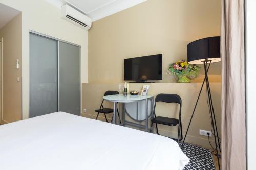 Florella Jean Jaures Apartment - image 12