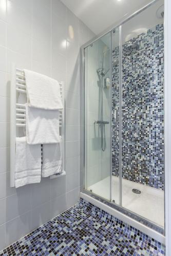 Florella Jean Jaures Apartment - image 12
