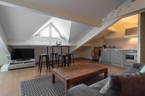 Florella Jean Jaures Apartment - image 10