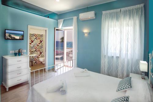  Ciao Ciao Rooms in Letojanni