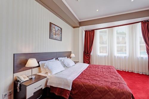 Delmont Hotel - image 5