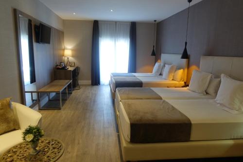 Hotel Oasis - image 4