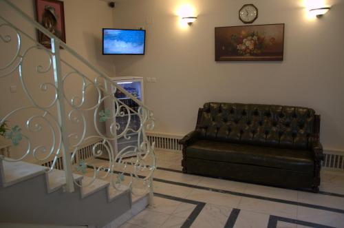 大堂, Pensiune Xe-Mar in 阿拉德