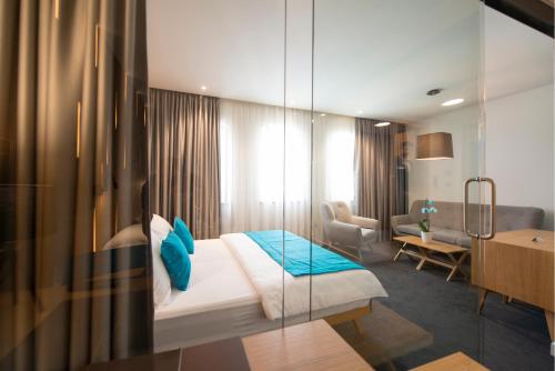 Hotel Sana